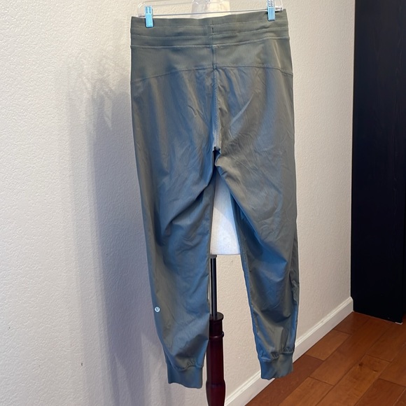 Lululemon Dance Studio Mid-Rise Jogger Full Length size 8 - Picture 2 of 9